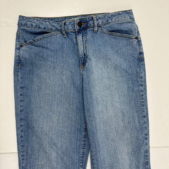 St. John's Bay Capri Women's size 10P Medium Wash Blue Denim jeans - Picture 2 of 4